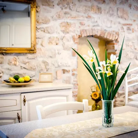 Charm Romantic Studio In Heart Of Downtown *